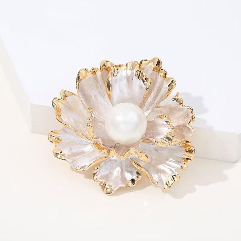 

European And American Retro Alloy Flower Set With Pearl Brooch Chest Flower one size абрикосовый