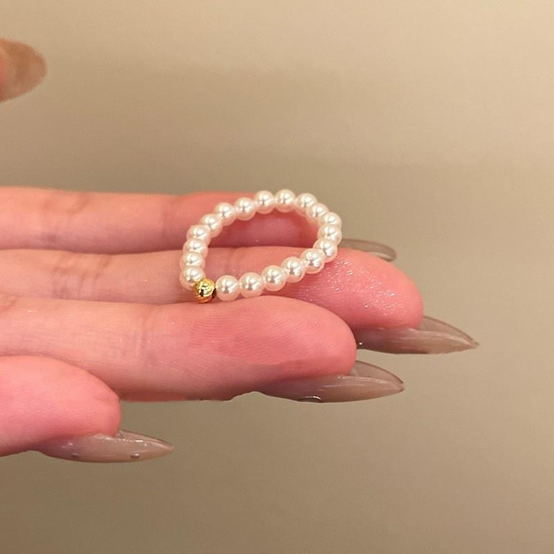 Exquisite Hollow Snowflake Ring - Trendy, Versatile Fashion Ring for Women, Perfect for OL Commutes or Internet Celebrity Style.