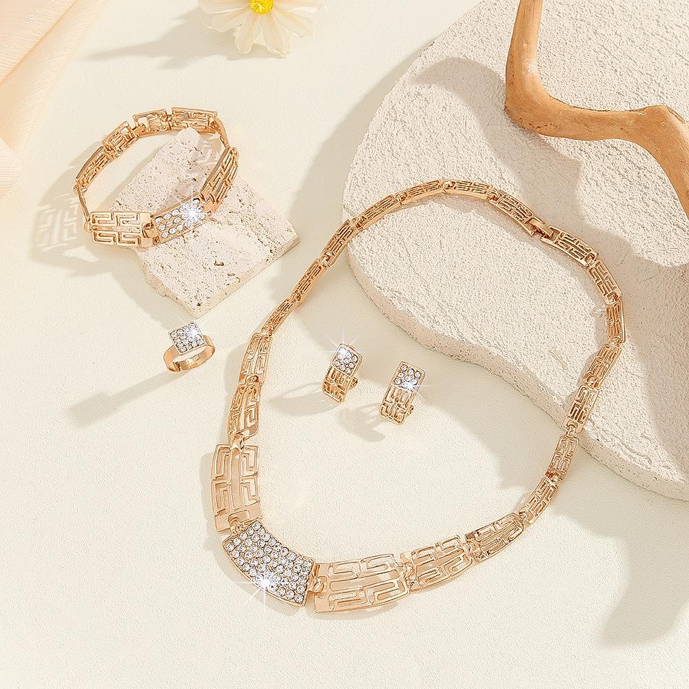 Modeberlock Lätt Lyxigt Smyckesset Halsband och Armband för Damer