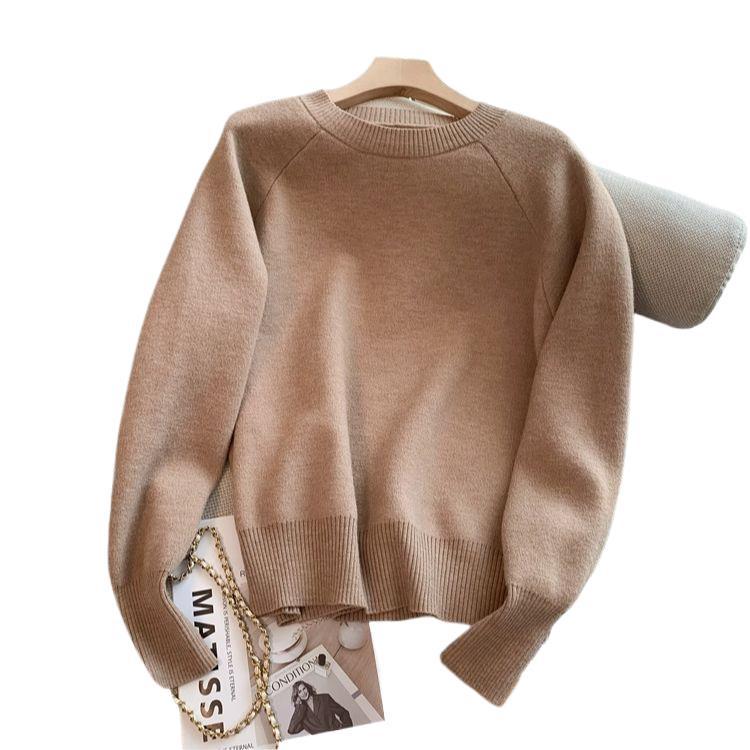 French Chic Women's Two-Piece Knitwear Set: Batwing Sleeve Pullover & Slim-Fit Split Over-the-Knee Skirt for Autumn/Winter.