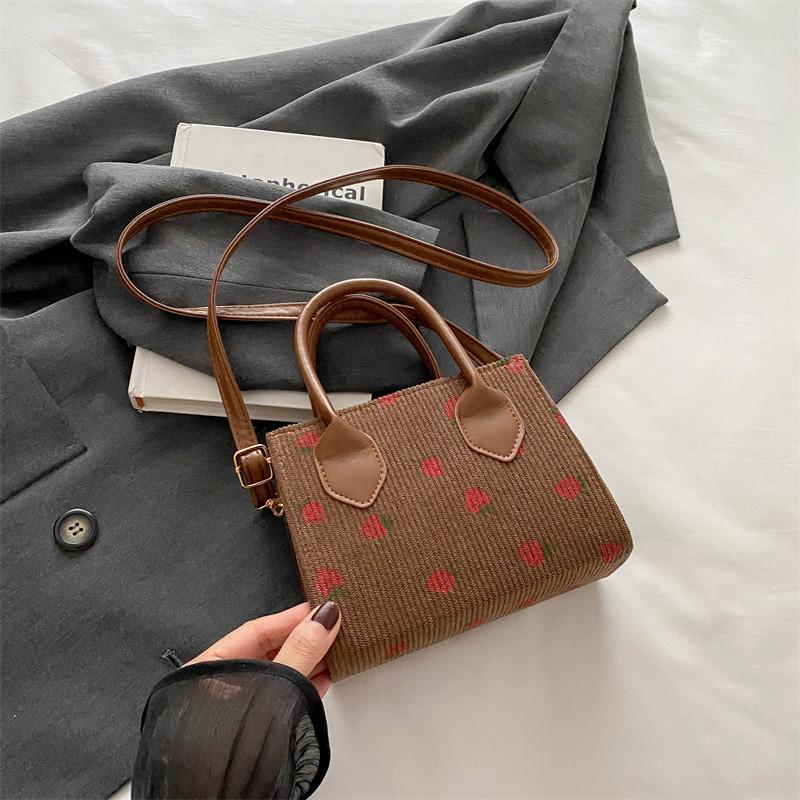 Stylish Vintage Casual Summer Crossbody Bag For Women With Chic Design And Luxurious Pu Material