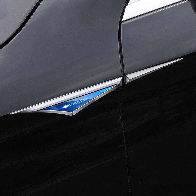 FUK1 2PCS Car Side Body Badge Fender Sticker for Chevrolet Spark Captiva Cruze Malibu Sail Equinox Trax Tracker AVEO Lova Decoration