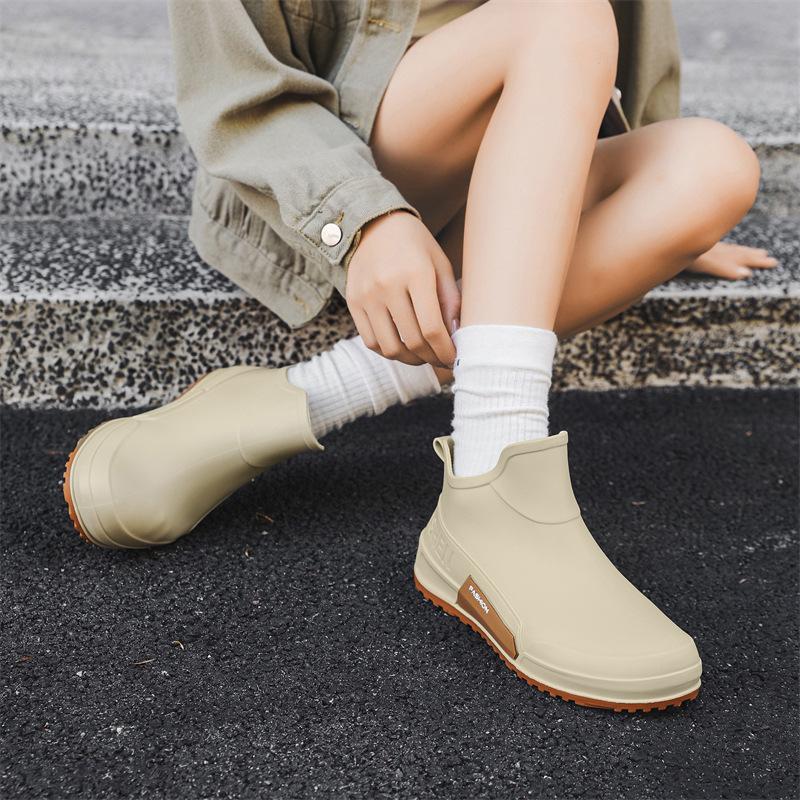 New Rain Shoes Men's and Women's Fashion Water Shoes Cotton Non-slip Rain Boots Short Adult Waterproof Outdoor Boots