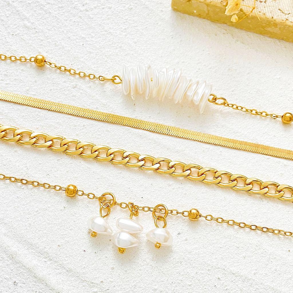 4Pcs/Set Modern Trendy Stacking Wearing Necklaces for Women Zircon and Alloy Connection Unusual Fashion Sexy Clavicle Necklace