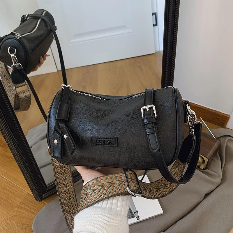 High-end niche bag women's autumn and winter versatile new retro broadband messenger bag commuter pillow bag