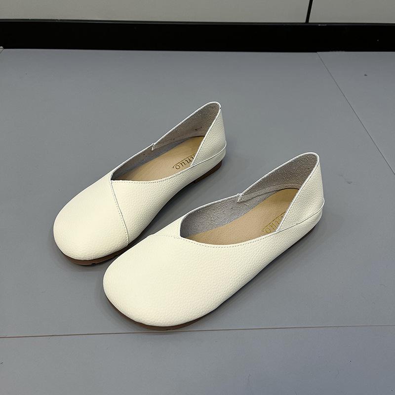2024 Plus Size Women's Moccasins: Soft Leather, Round Toe, Versatile Two-Way Wear, Comfortable Slip-On Casual Shoes