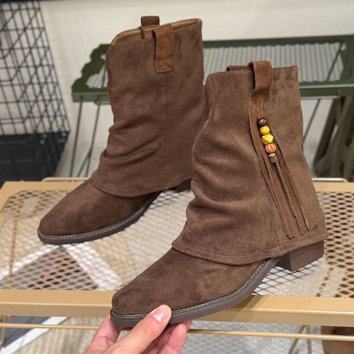 

Осень и зима новые западные ковбойские сапоги женские 2025 популярные с бахромой остроносые сапоги с голенищем женские полусапоги ретро одинарные сапоги 42