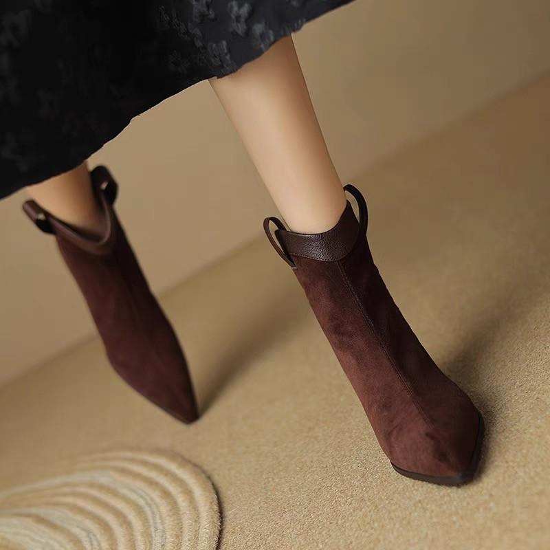 Foreign trade new French retro matte leather pointed temperament thick heel short boots women's autumn and winter low heel ankle bare boots short bo