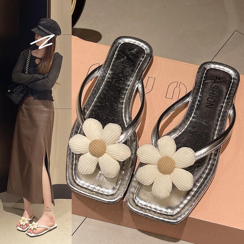 -Flip-flops for Women To Wear Summer Cute Flowers Versatile Flat-bottomed Beach Cool Slippers