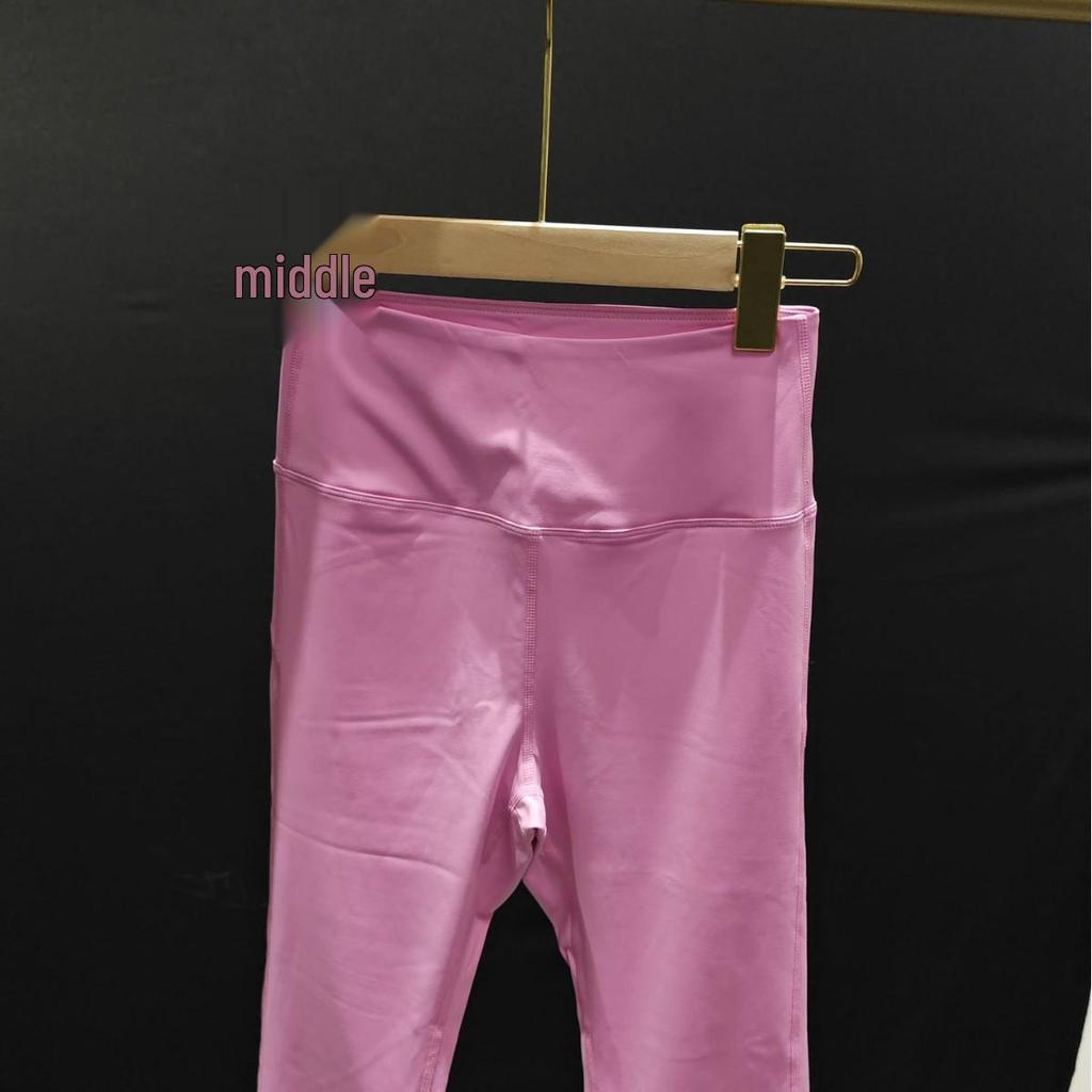 European & American Style Women's Yoga Suit: Stylish Pilates Sports Top with Beautiful Back Design