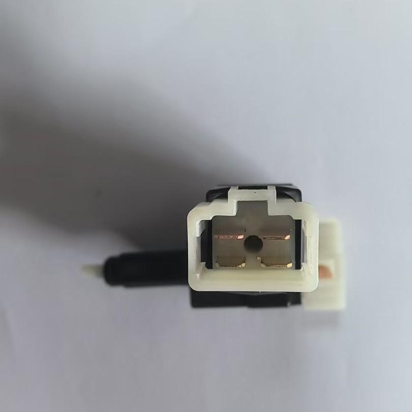 Hino Brake Light Switch 84340-E0020/84550-1280 Compatible