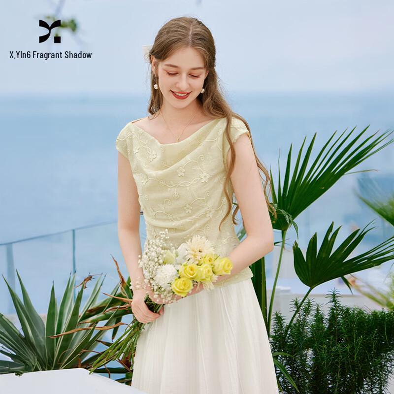 Women s Draped Neck Jacquard Flutter Sleeve Top S