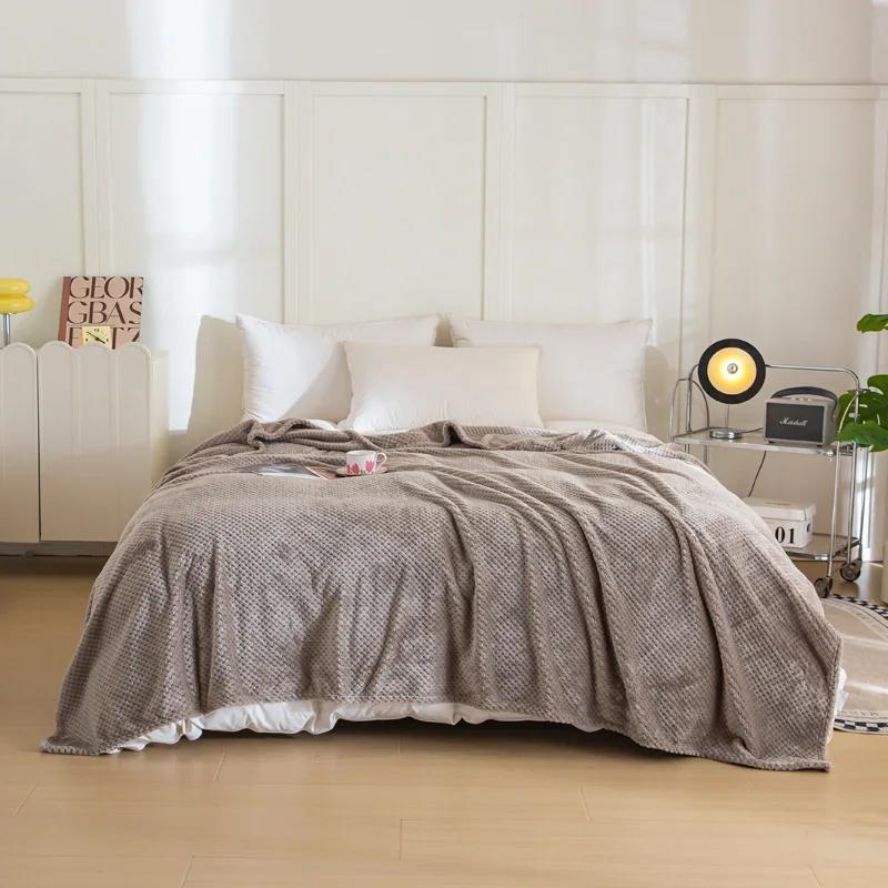2024 New Pineapple Plaid Blanket Solid Color Sofa Milk Fleece Blanket Office Lunch Break Air Conditioner Blanket
