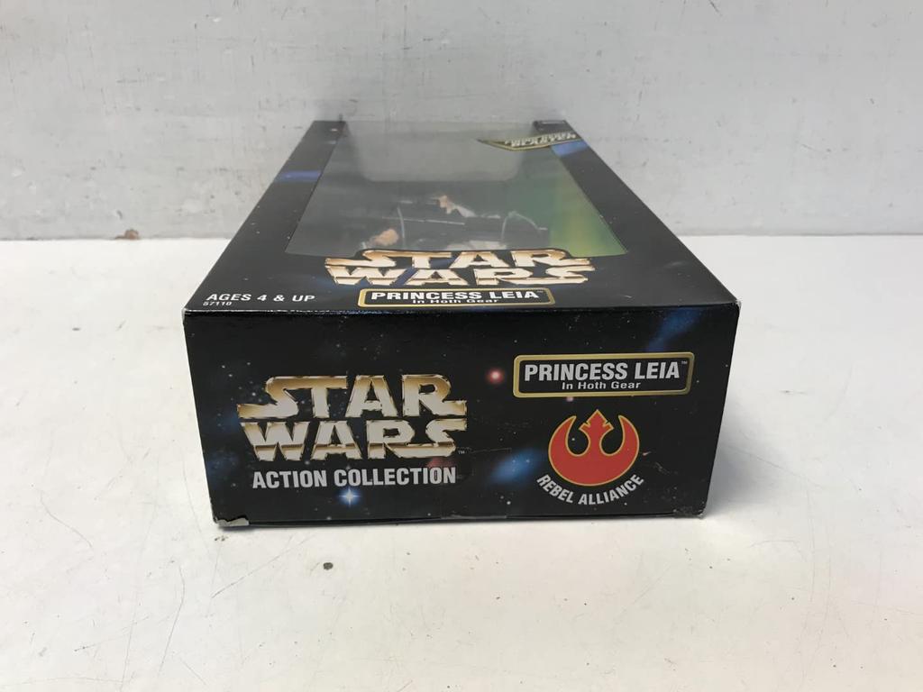 Star Wars Collector Series Princess Leia In Hoth Gear 12"