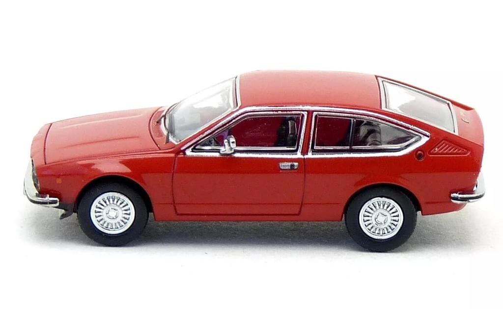 PCX87 Alfa Romeo Alfetta GT 1974 Red Alfetta GT Premium Classics Diecast Car HO Scale 1/87