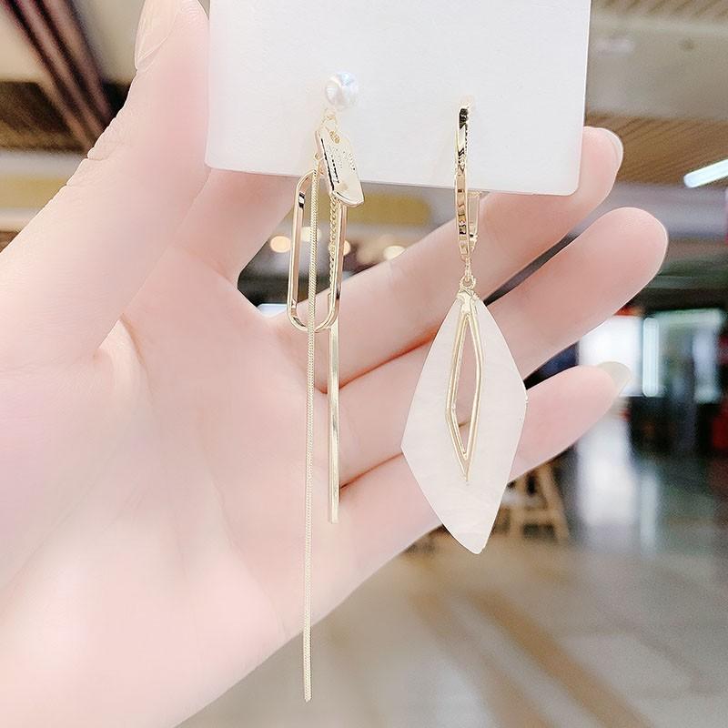 Small and Versatile Green Earrings for Women, Trendy Design with Asymmetrical Geometric Earrings