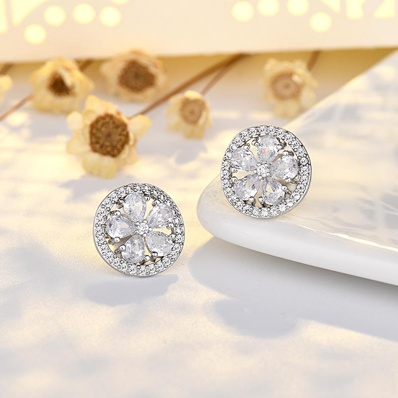 

Новые высококачественные серьги с цирконом Темпераментные серьги