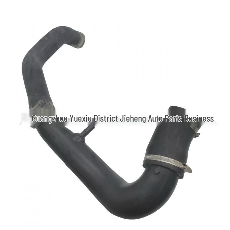 The CT4Z6C640A Intercooler Pipe fits Ford Edge 2.0.