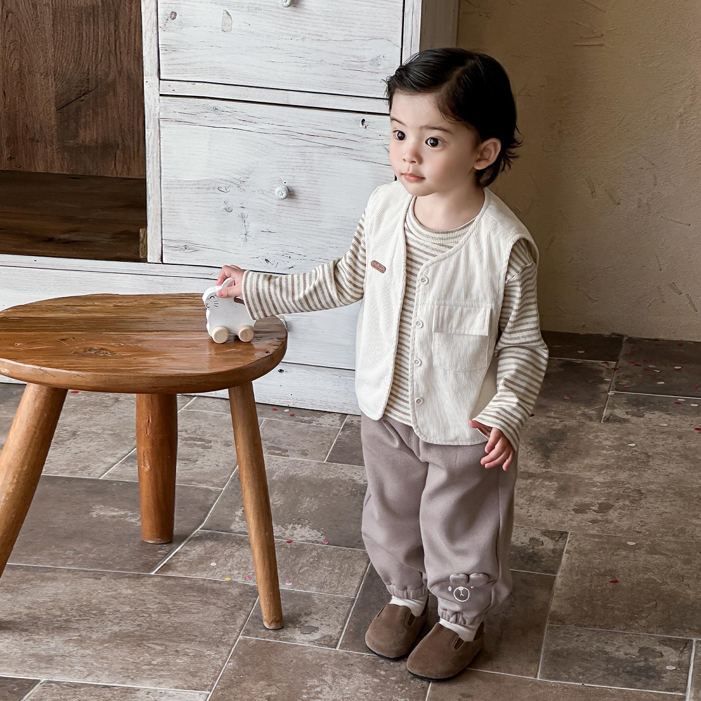 

Spring 2026 Toddler Boys Three-Piece Outfit: Vest, Base Layer, and Pants Set 90 cm слоновая кость/белый