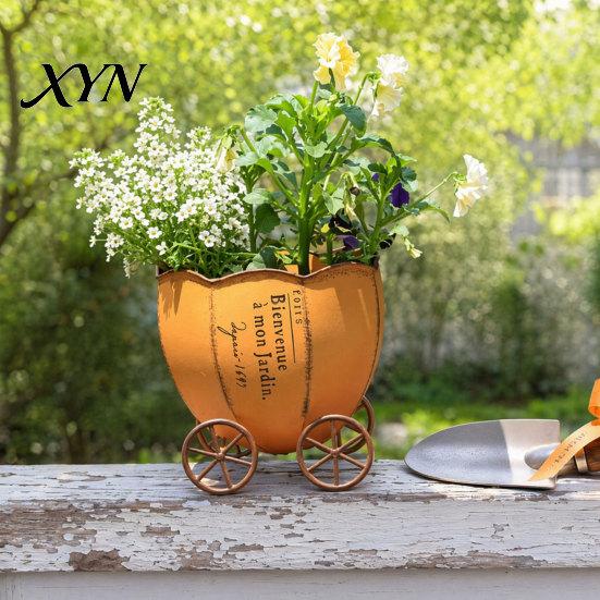 Decorative Flower Pot Retro Pumpkin Cart Planter, Metal Flowerpot with Drainage Hole, Stylish Indoor Planter Plant for Outdoor Home Garden Balcony