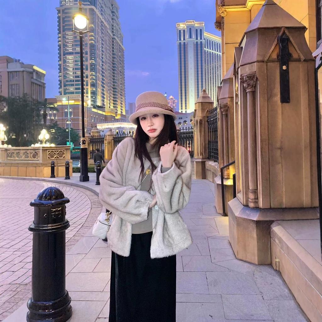 The new Haining environmentally friendly fur coat gold mink fleece is popular this year, and the fluffy coat is fashionable autumn and winter women's