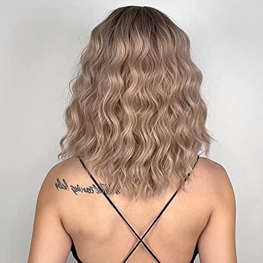 XINRAN Perruques blondes courtes avec frange perruques blondes ondulées synthétiques pour femmes perruque blonde ombrée pastel bouclée pour un usage quotidien Cosplay
