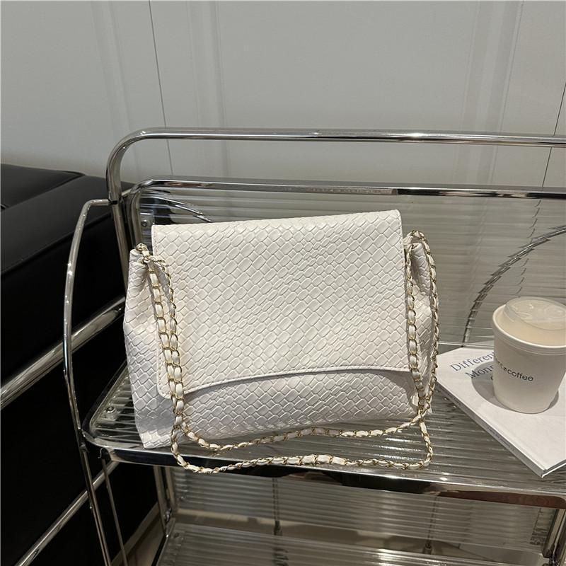 Women Fashion Woven Pattern Chain Strap Mini Square Shoulder Handbag For Daily Commute