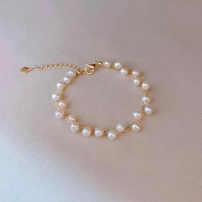 Natural Pearl Bracelet for Women: Elegant, Niche-Design Bangle with Beads