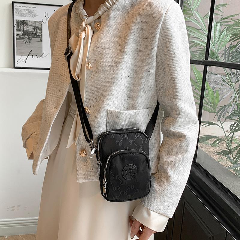 Mobile phone bag women's 2025 new small satchel women's casual shoulder bag casual versatile messenger bag women's mini small bag