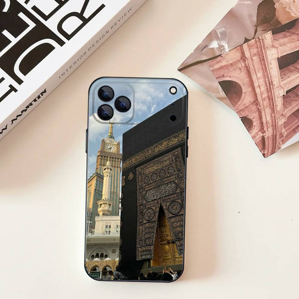 

Moslem and kaaba Pious Phone Case For iPhone 17,16,15,14,13,12,11,Pro,Max,Plus,E,SE4,Air,Mini Black Precise Hole Matching iPhone16PRO