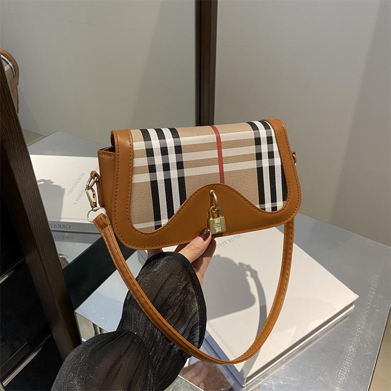 Fransız niş koltuk altı çantası ekose kontrast renk omuz askılı küçük kare çanta basit retro kilit kadın çantası