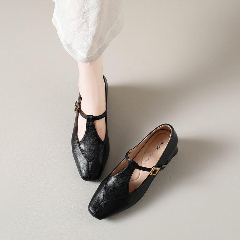 French retro Mary Jane shoes women's 2025 new autumn thick heel medium heel single shoes T-buckle with light mouth small leather shoes