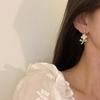 Koreanische Schlichte Muschel Kamelienrose Blume Ohrclips Ohrringe Kein Piercing Retro Kleine Gänseblümchenblume Clip-On Ohrringe Kein Gepierctes Ohr
