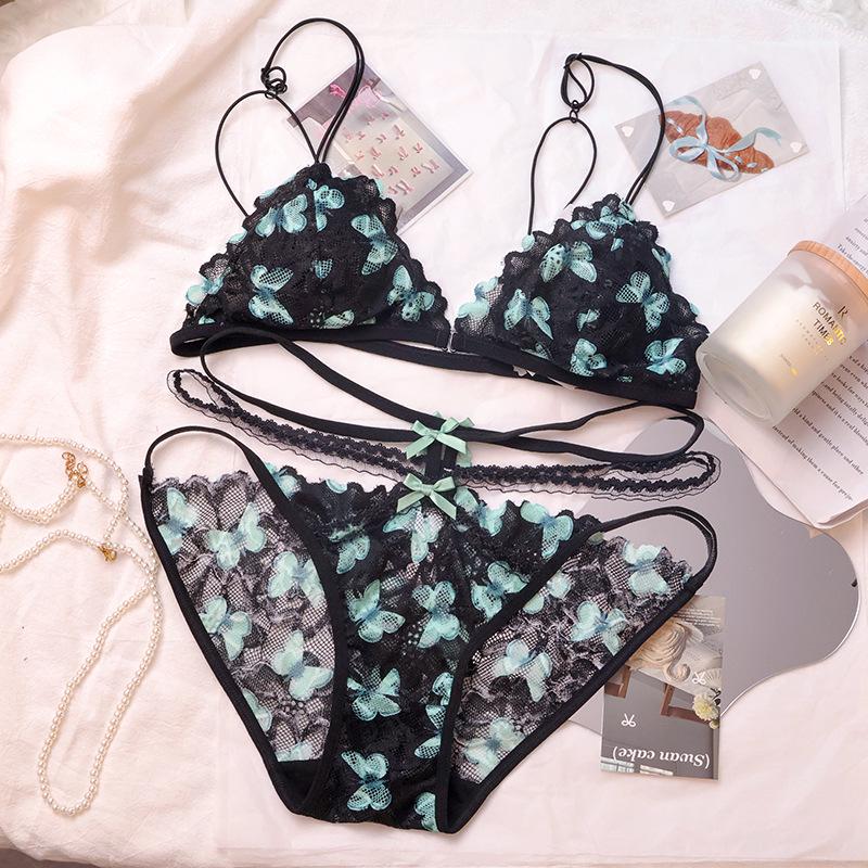 

Elegant French Lace Off-Shoulder Triangle Cup Lingerie Set with Cotton Pad for Small Busts Medium чорний