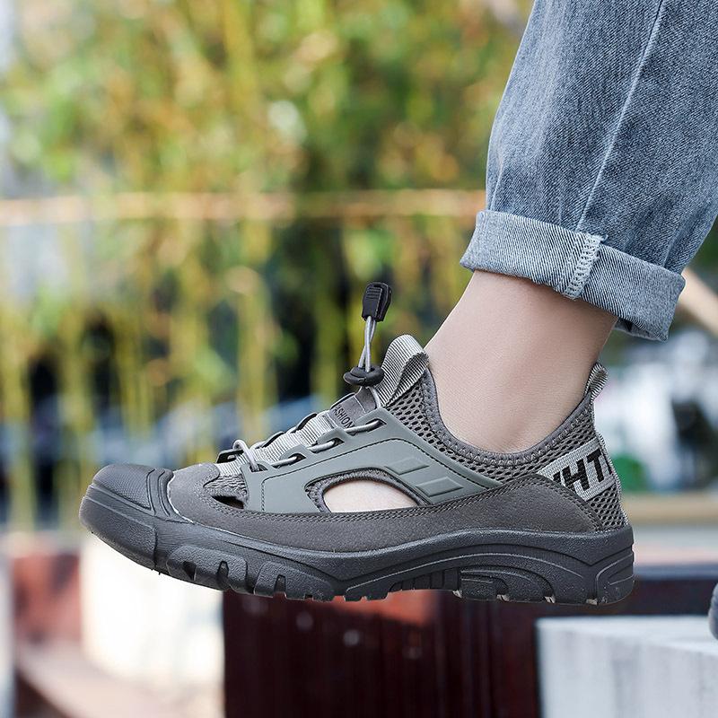 Summer Men's Sandals Classic  Leather Sandals Fashion Outdoor Hiking Shoes Light Breathable Non-slip Sneakers
