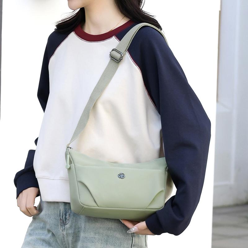 Women's Shoulder Bag Nylon Small Bag Lightweight Crossbody Bag Solid Color Mother Bag