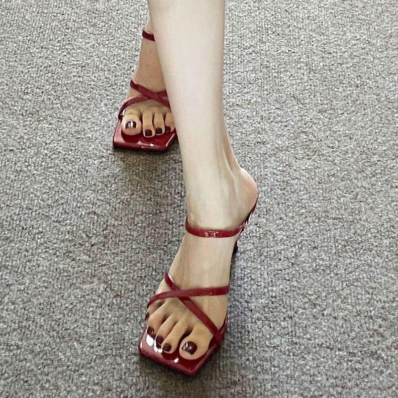 Square head open-toed crossed strap thin heel temperament cool slippers French patent leather socialite high heels new in summer 2025