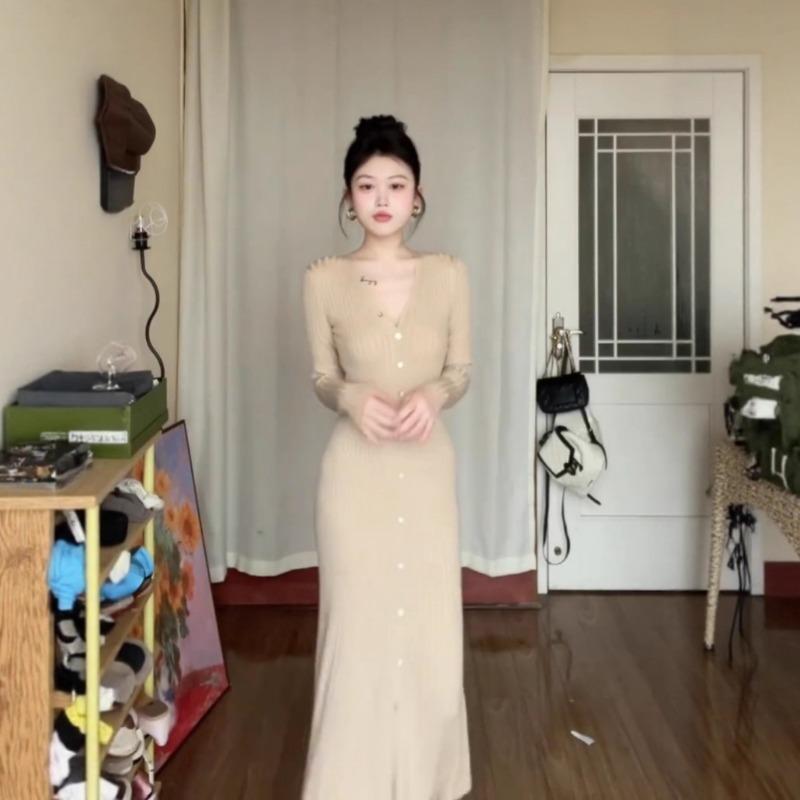 [] Gentle long-sleeved knitted dress children's autumn and winter new temperament hip-wrapped dress