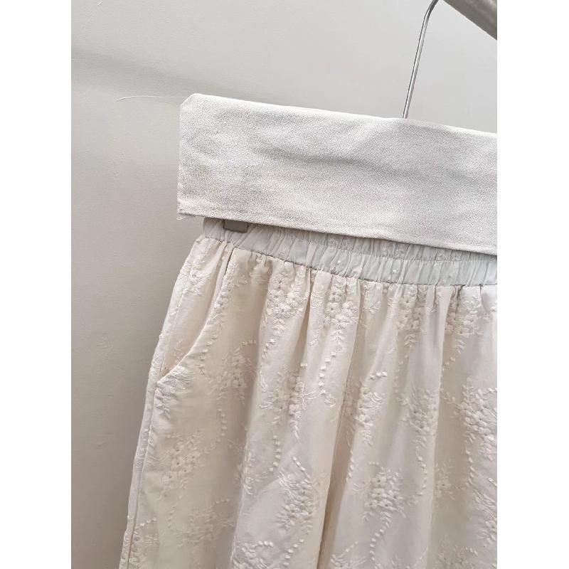 2026 Gentle and Elegant High-Waisted Slimming Pants with Intricate Embroidery, Casual Women's Cropped Pants