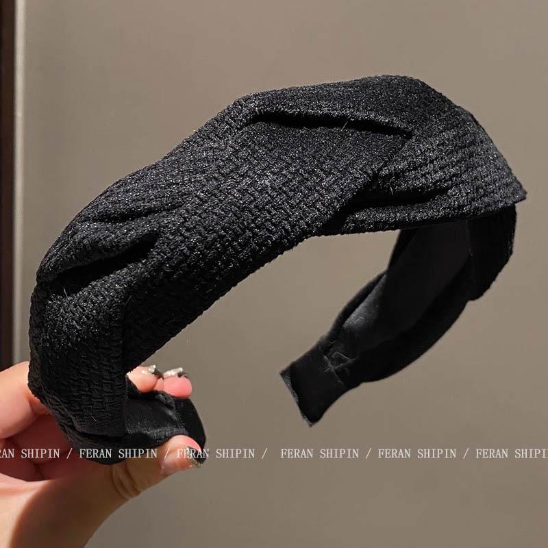 Women's Wide Edge White Sponge Headband - Stylish, Comfortable, Low-Pressure Hair Accessory