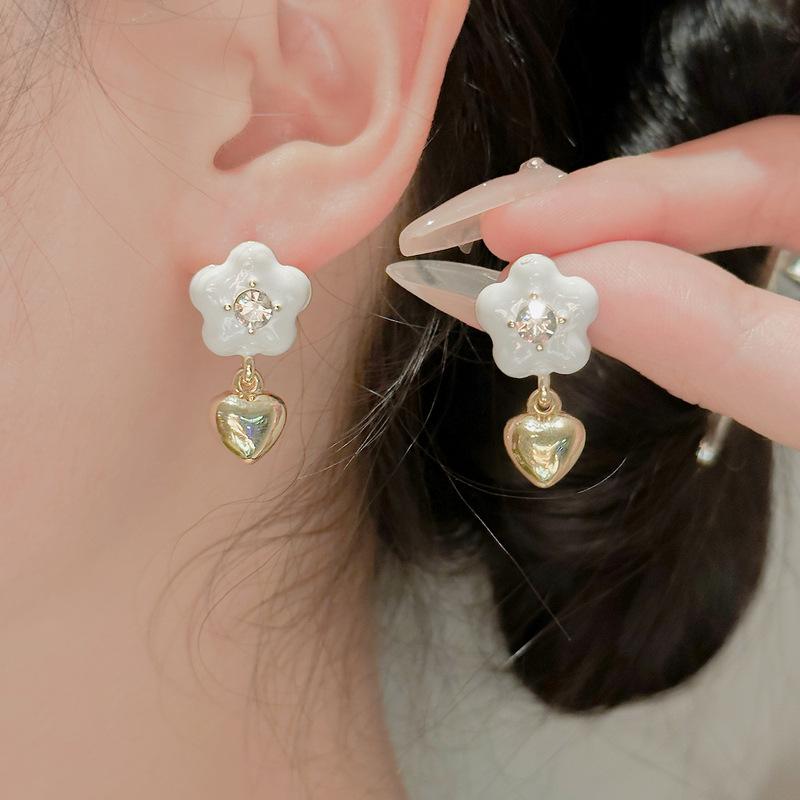 Simple And Sweet Oil Dripping Flower Love Light Luxury Temperament High-End Design Stud Earrings