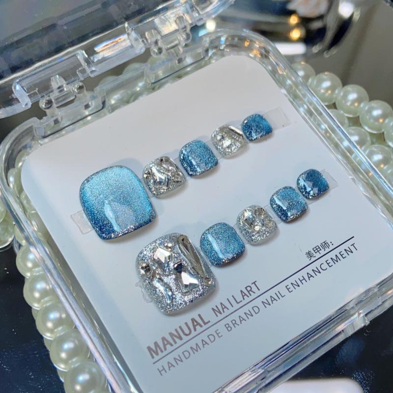 

Handcrafted Blue Cat Eye Diamond False Nails – Elegant Whitening Manicure Small