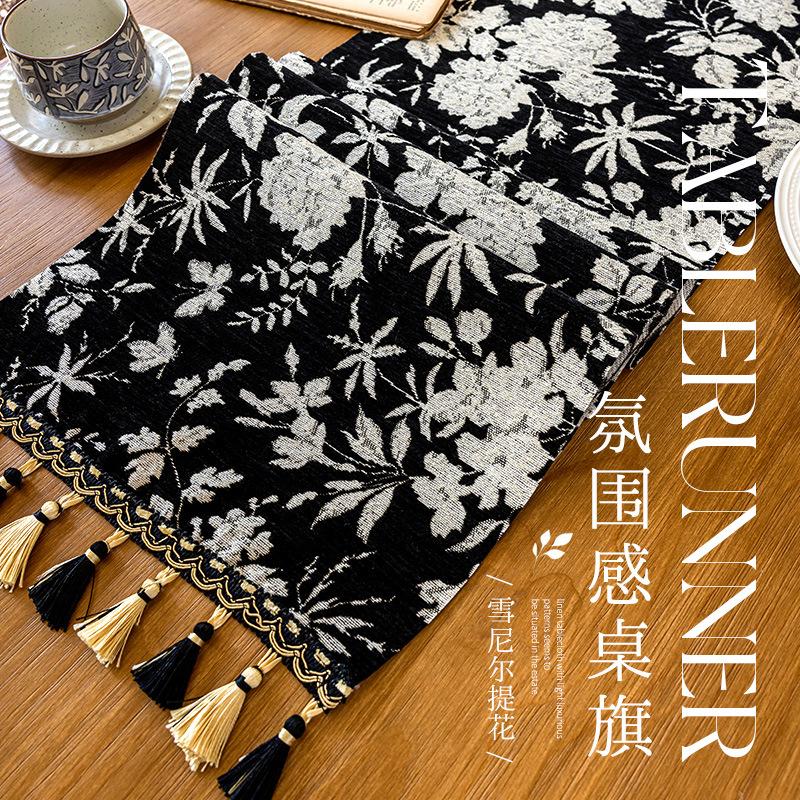 Ins Chenille Floral Table Runner Tassel Fringe Vintage Jacquard Dining Table Cover Luxury Long Tablecloth Wedding Party Decor