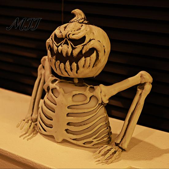 Halloween Party Decor Skeleton Decoration with Green Light, Haunted House Yard Art Decor, Creepy Ornament Night Terror Prop for Garden Indoor