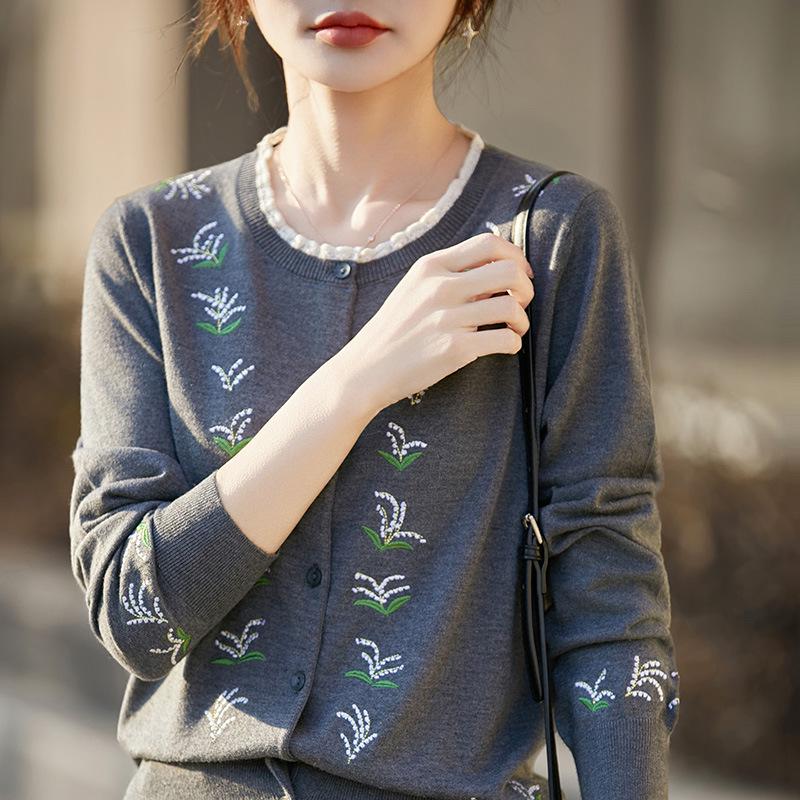 Color Block Wool Embroidered Round Neck Cardigan - Casual Long Sleeve Knit Pullover