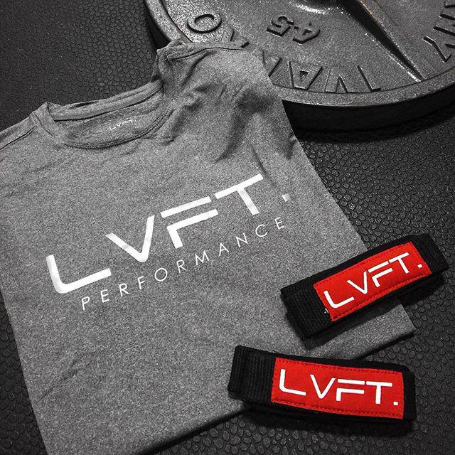 Men's Fitness Crew Neck T-shirt - Sweat-Wicking, Breathable, Short Sleeve, Tight Fit, Versatile for Casual, Training, and Running