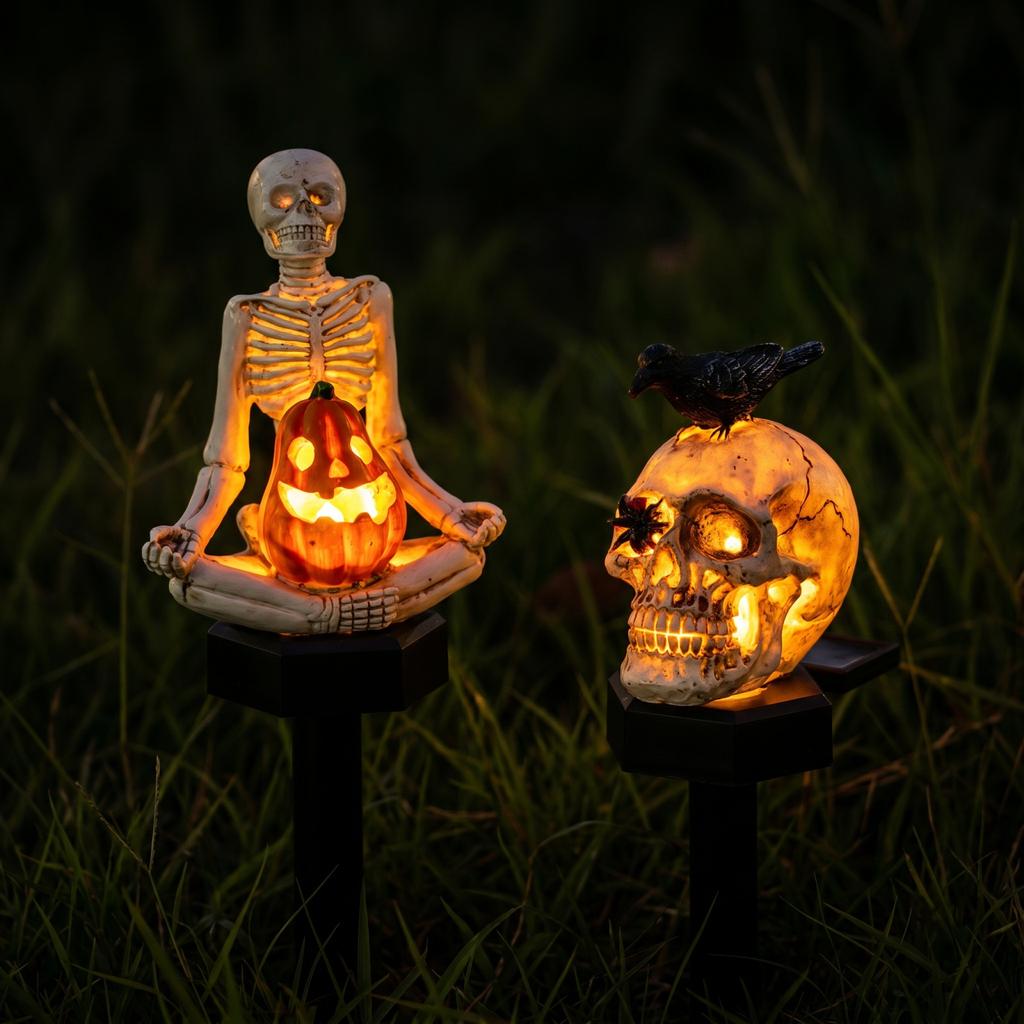 Solar Powered Skeleton Stake Light Resin Outdoor Garden Decoration with Pumpkin Design for Yard Pathway Lawn Patio Halloween Holiday Display