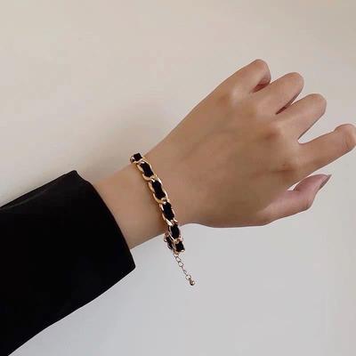 Bracciale in oro fresco Cintura intrecciata nera Bracciale a catena Accessori per gioielli da donna