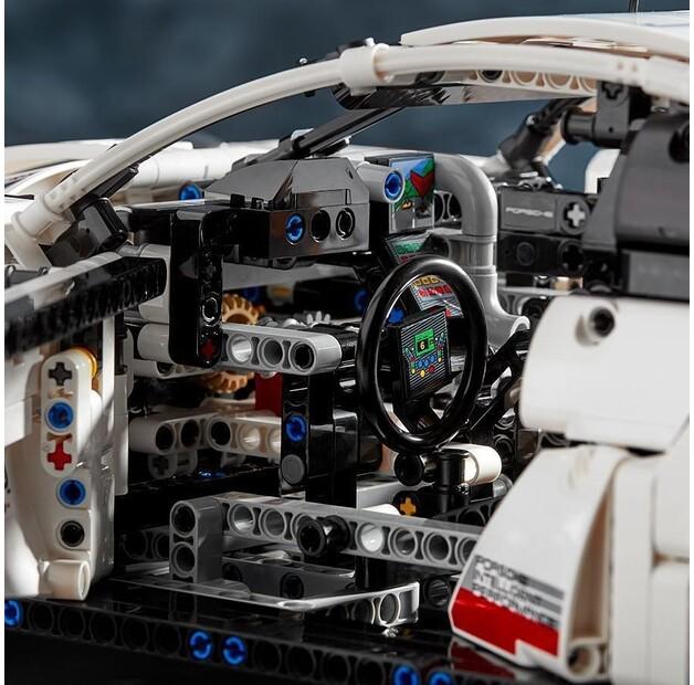 LEGO Technic 42096 Porsche 911 RSR