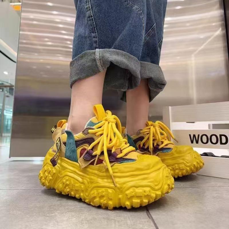 Frühling Neue Papa-Schuhe für Damen Höhensteigerung Kleine Statur Dicke Sohle Sport Freizeitschuhe